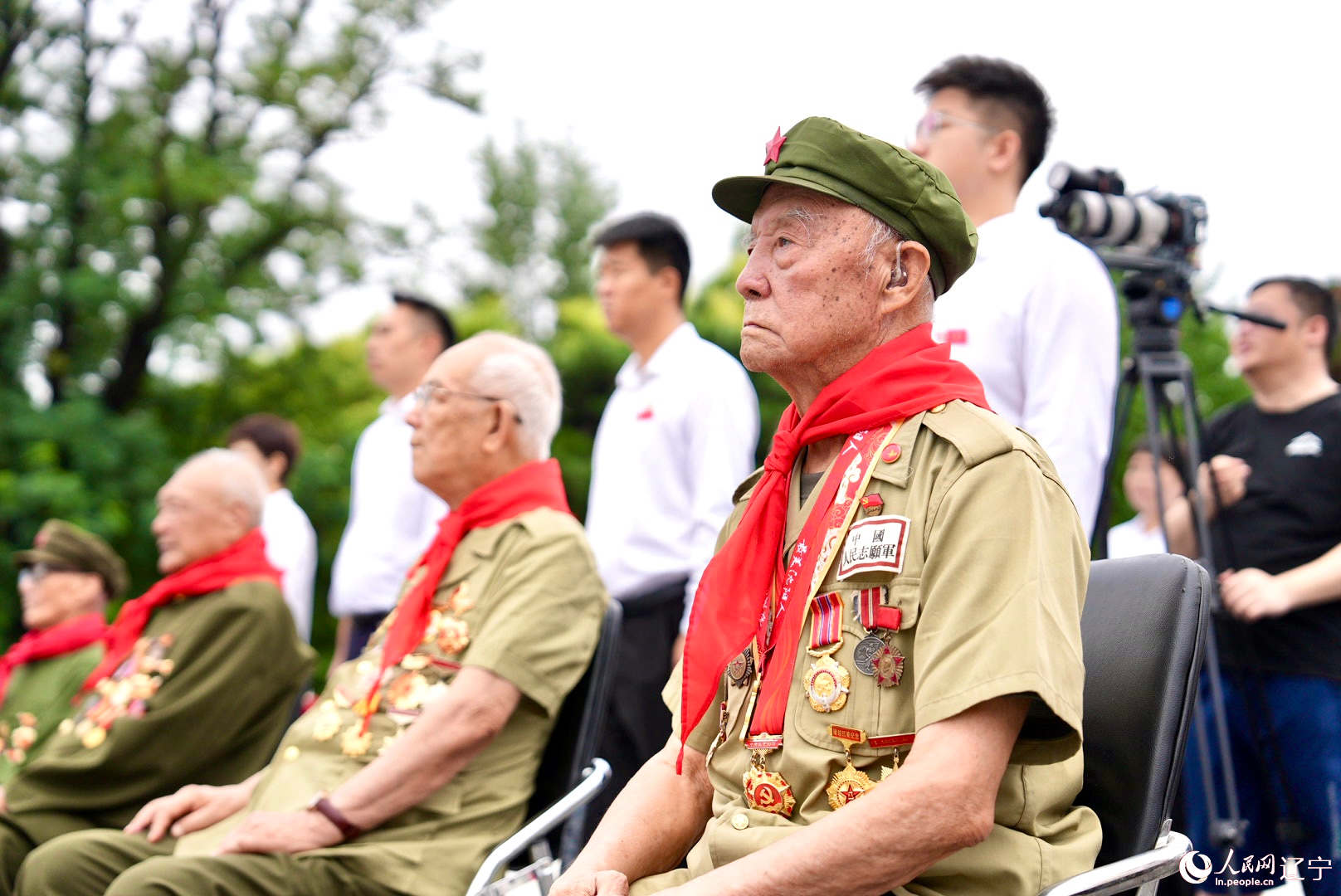 抗美援朝戰(zhàn)爭勝利71周年祭英烈活動現(xiàn)場。人民網(wǎng)記者 邱宇哲攝